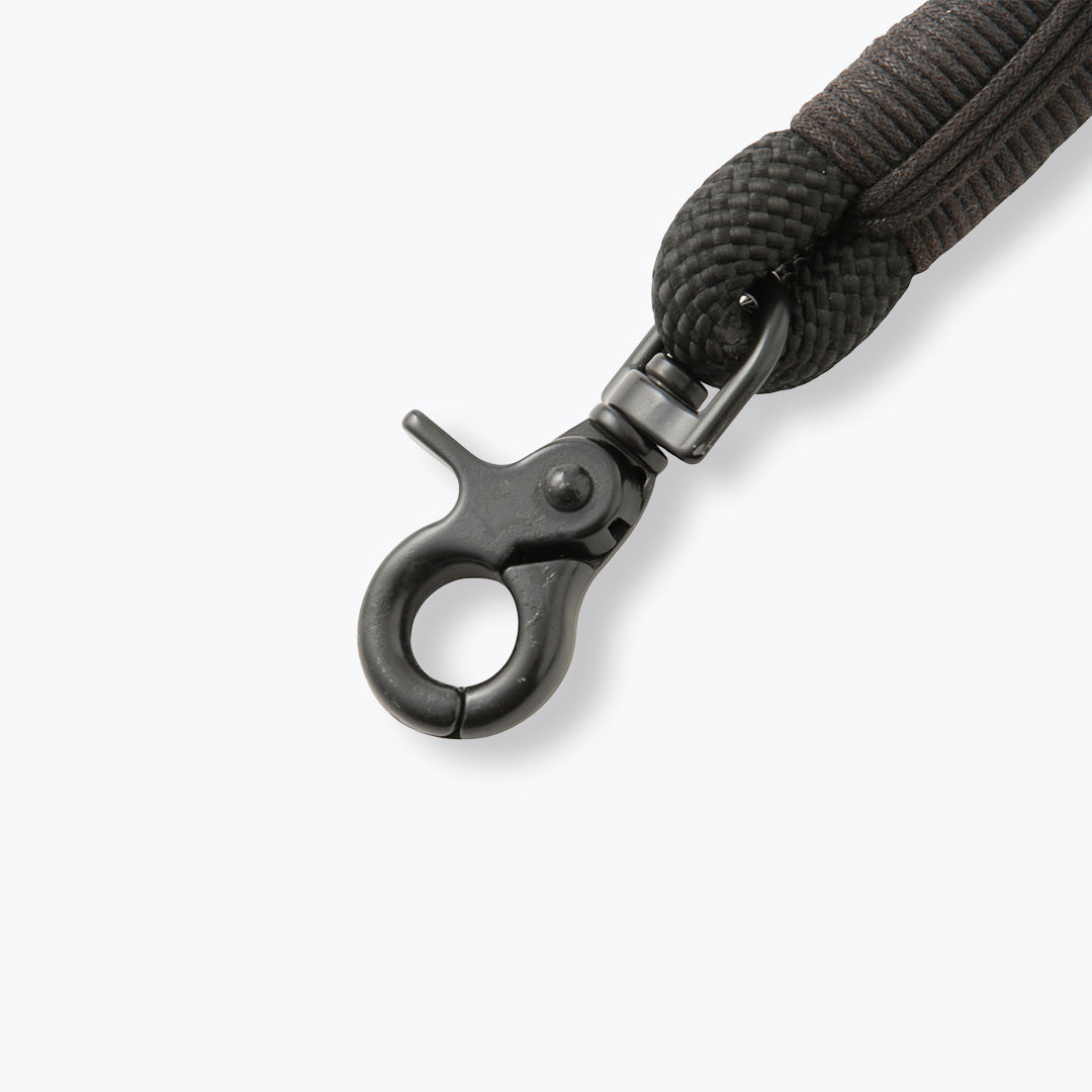 THE SHOULDER LEASH